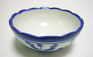 画像2:  青白陶器  波小皿　7.5cm 